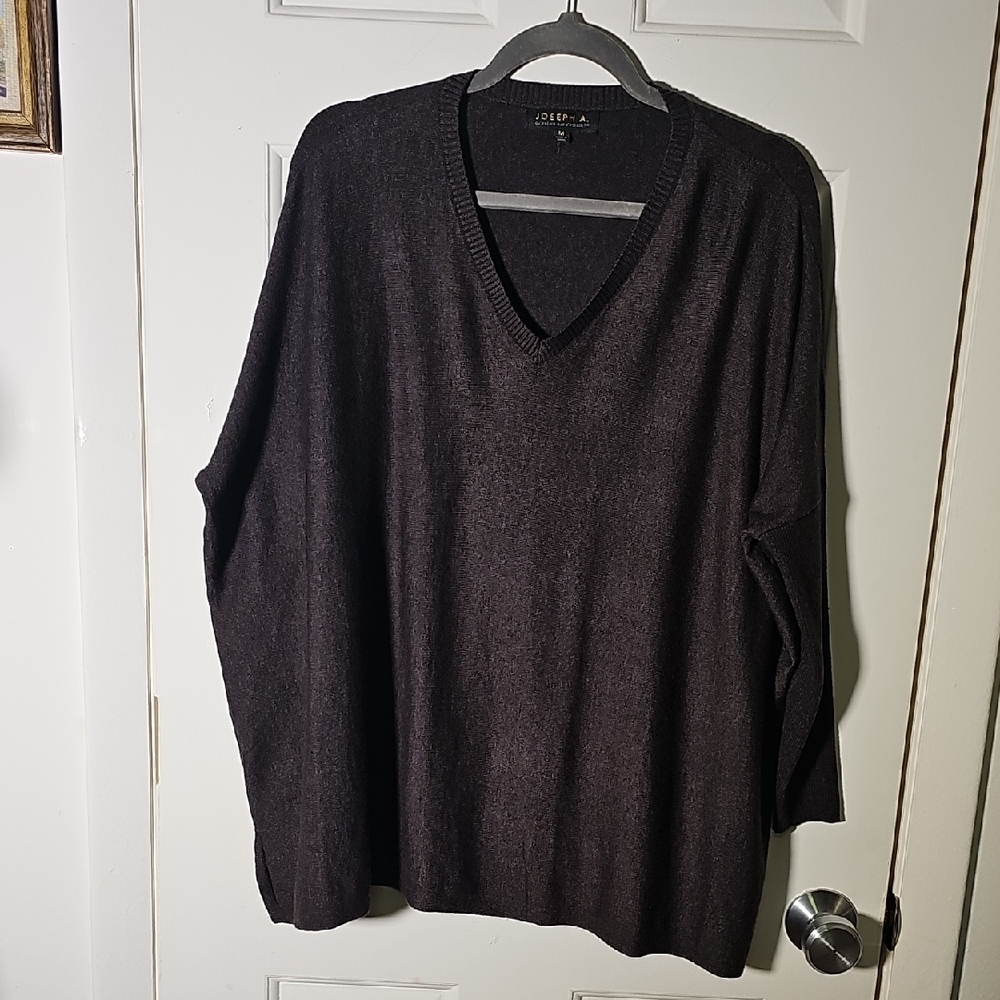 Joseph A Dark Gray V-Neck Oversized Womens  Sweater.‎ Meduim. Super Soft.